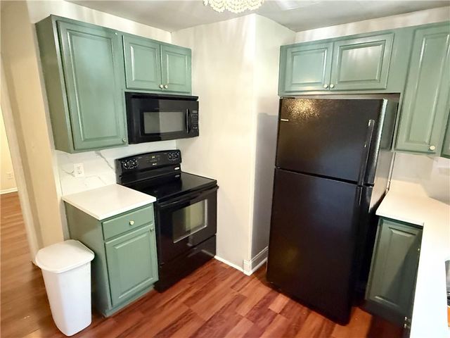 7680 Rainbow Drive, Prairie Village, KS 66208