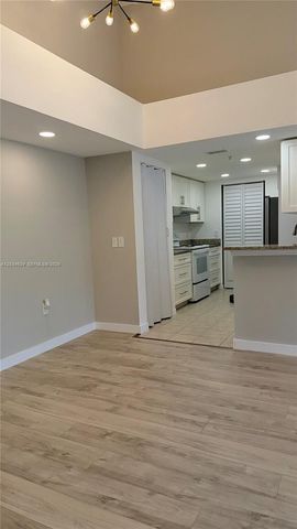 4171 N Haverhill Rd 1012, West Palm Beach, FL 33417