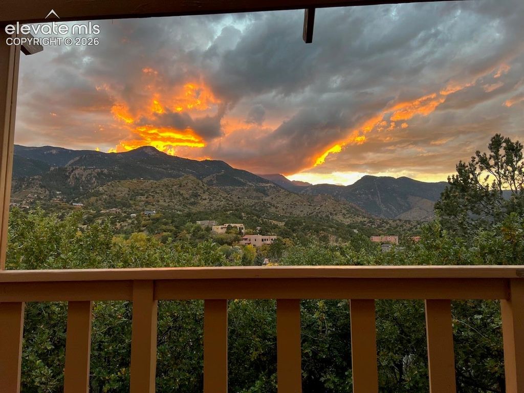 306 Sutherland Place, Manitou Springs, CO 80829 — photo 2