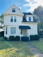 481 Longmere Drive, Kent, OH 44240