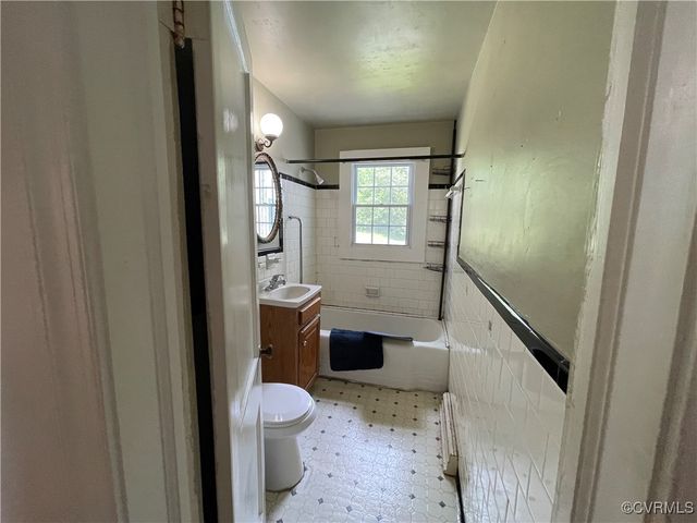 737 Jefferson Pl, Petersburg, VA 23803