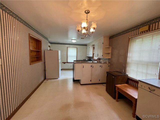 737 Jefferson Pl, Petersburg, VA 23803