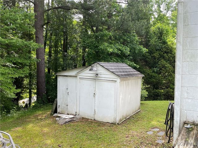 737 Jefferson Pl, Petersburg, VA 23803