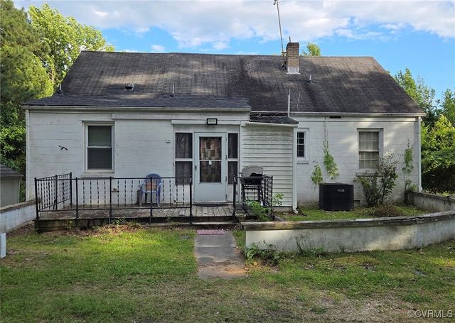 737 Jefferson Pl, Petersburg, VA 23803