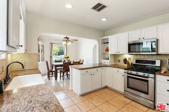 4333 Vantage Avenue, Studio City, CA 91604