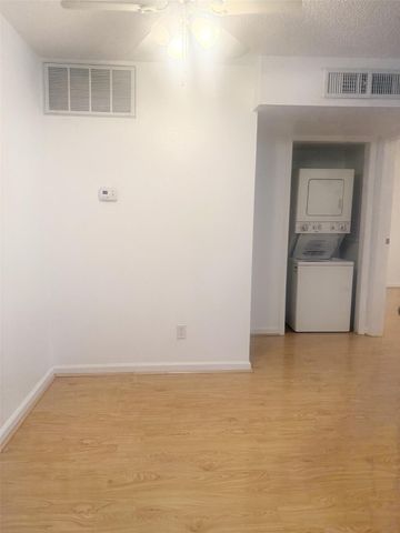 11201 Lynbrook Drive 3822, Houston, TX 77042