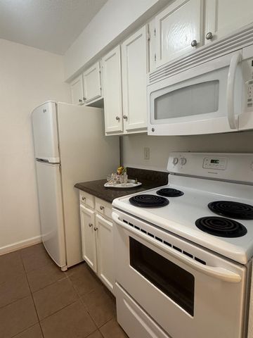 11201 Lynbrook Drive 3822, Houston, TX 77042