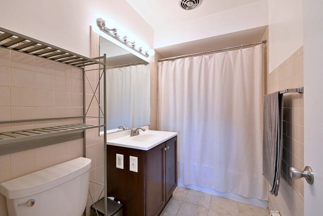 7310 N Harlem Avenue 303, Chicago, IL 60631