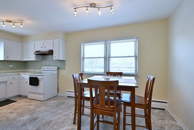 7310 N Harlem Avenue 303, Chicago, IL 60631