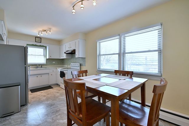 7310 N Harlem Avenue 303, Chicago, IL 60631