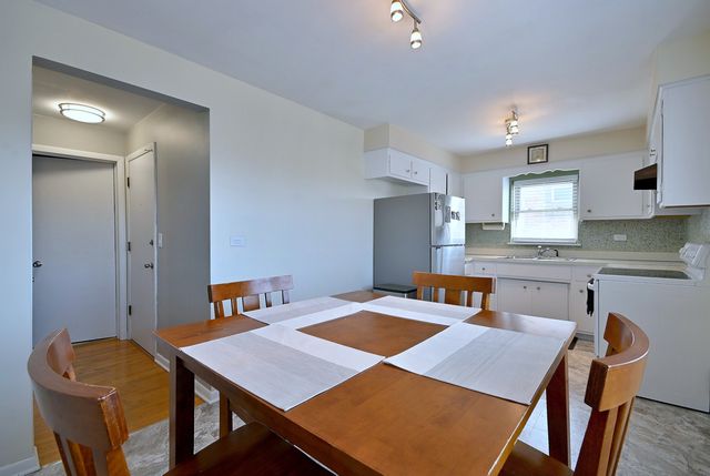 7310 N Harlem Avenue 303, Chicago, IL 60631