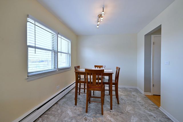 7310 N Harlem Avenue 303, Chicago, IL 60631