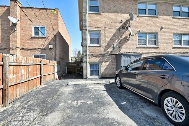 7310 N Harlem Avenue 303, Chicago, IL 60631