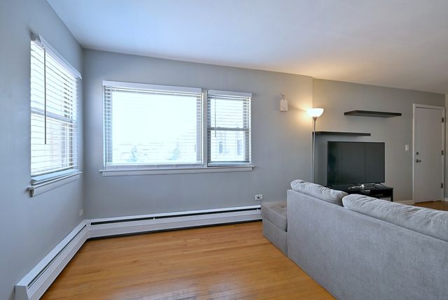 7310 N Harlem Avenue 303, Chicago, IL 60631