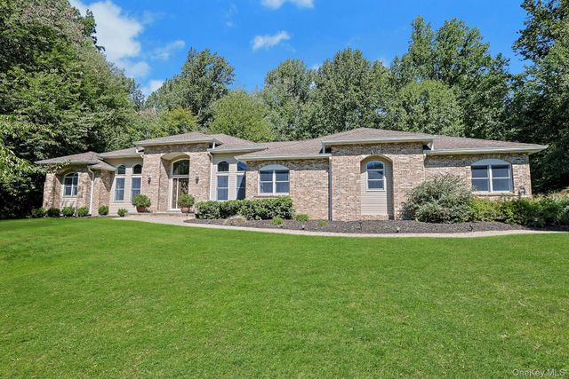 6 Marycrest Road, West Nyack, NY 10994