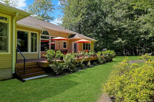 6 Marycrest Road, West Nyack, NY 10994