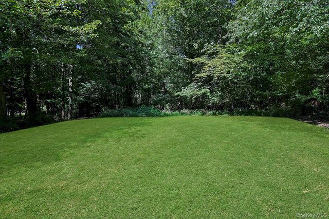 6 Marycrest Road, West Nyack, NY 10994