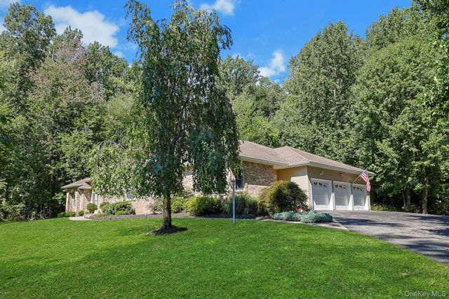 6 Marycrest Road, West Nyack, NY 10994
