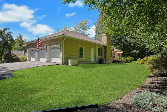 6 Marycrest Road, West Nyack, NY 10994