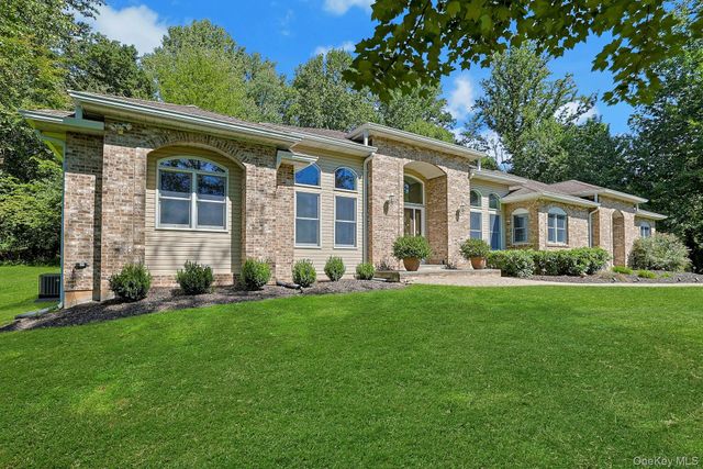 6 Marycrest Road, West Nyack, NY 10994
