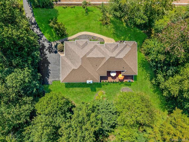 6 Marycrest Road, West Nyack, NY 10994