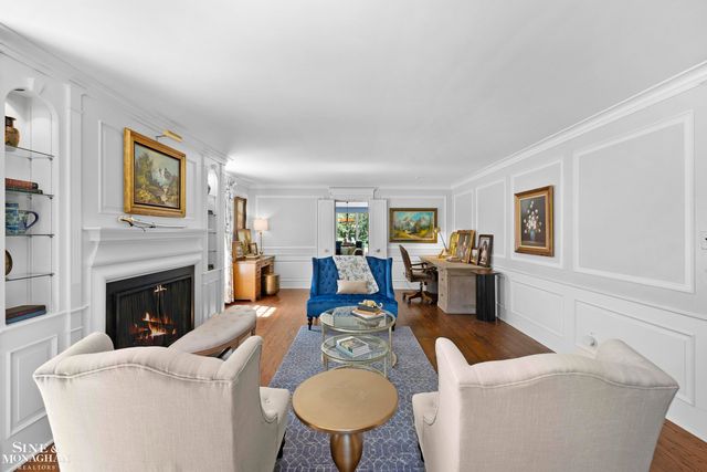 93 Merriweather Road, Grosse Pointe Farms, MI 48236