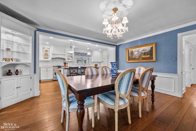 93 Merriweather Road, Grosse Pointe Farms, MI 48236