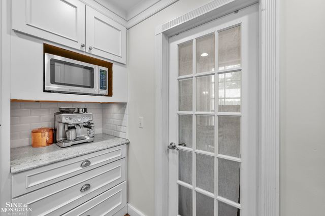 93 Merriweather Road, Grosse Pointe Farms, MI 48236
