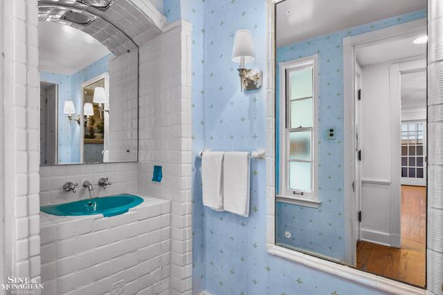 93 Merriweather Road, Grosse Pointe Farms, MI 48236