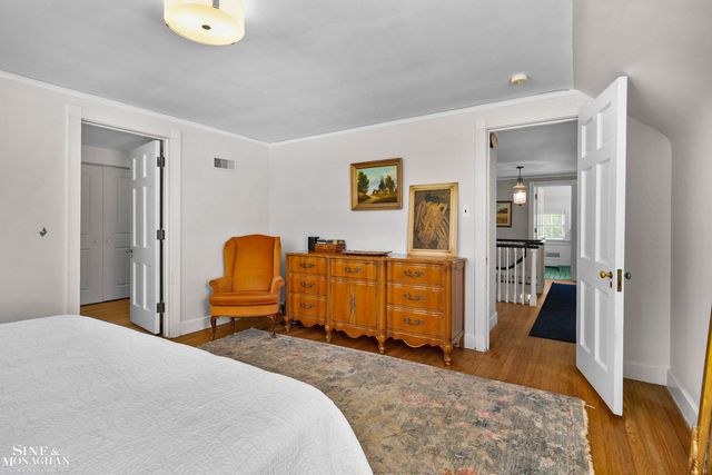 93 Merriweather Road, Grosse Pointe Farms, MI 48236
