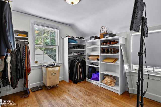 93 Merriweather Road, Grosse Pointe Farms, MI 48236