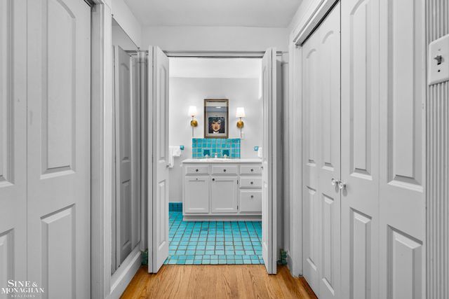93 Merriweather Road, Grosse Pointe Farms, MI 48236