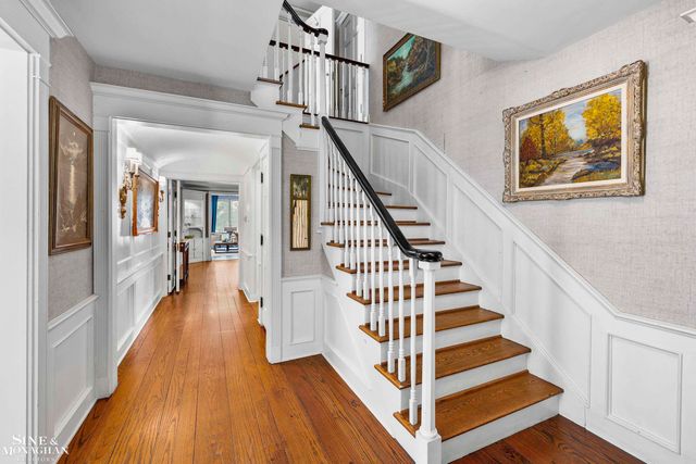 93 Merriweather Road, Grosse Pointe Farms, MI 48236