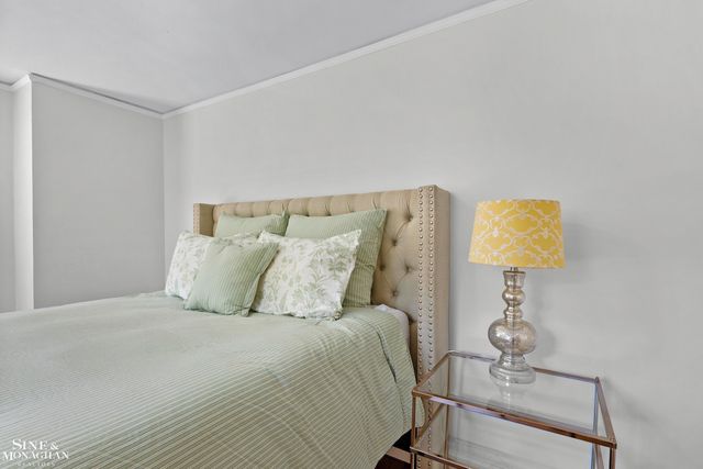 93 Merriweather Road, Grosse Pointe Farms, MI 48236
