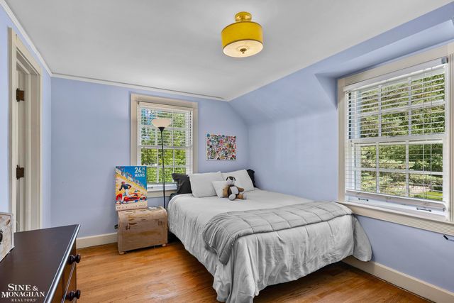 93 Merriweather Road, Grosse Pointe Farms, MI 48236