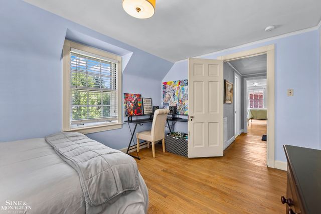 93 Merriweather Road, Grosse Pointe Farms, MI 48236