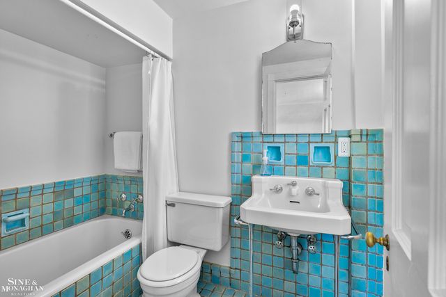 93 Merriweather Road, Grosse Pointe Farms, MI 48236