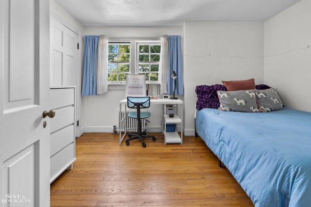 93 Merriweather Road, Grosse Pointe Farms, MI 48236
