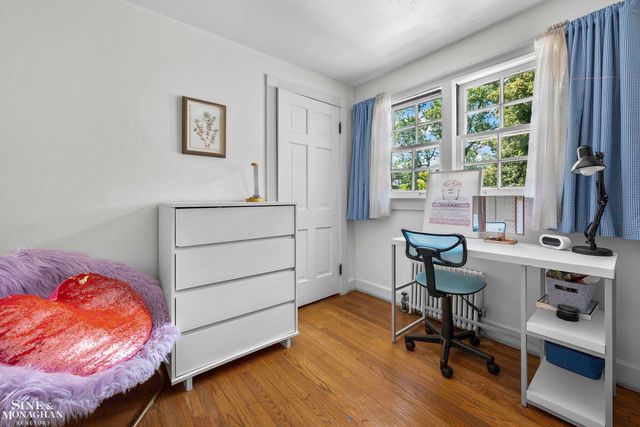 93 Merriweather Road, Grosse Pointe Farms, MI 48236