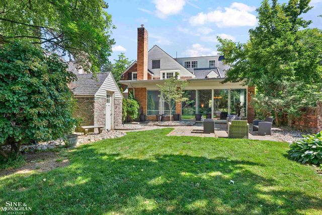 93 Merriweather Road, Grosse Pointe Farms, MI 48236