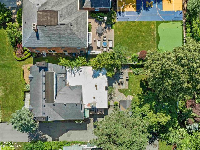 93 Merriweather Road, Grosse Pointe Farms, MI 48236