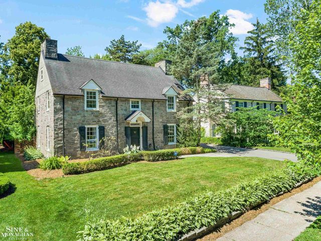 93 Merriweather Road, Grosse Pointe Farms, MI 48236