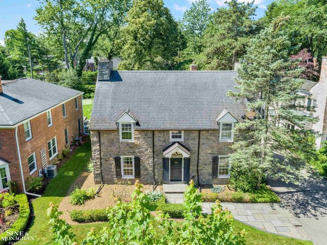 93 Merriweather Road, Grosse Pointe Farms, MI 48236