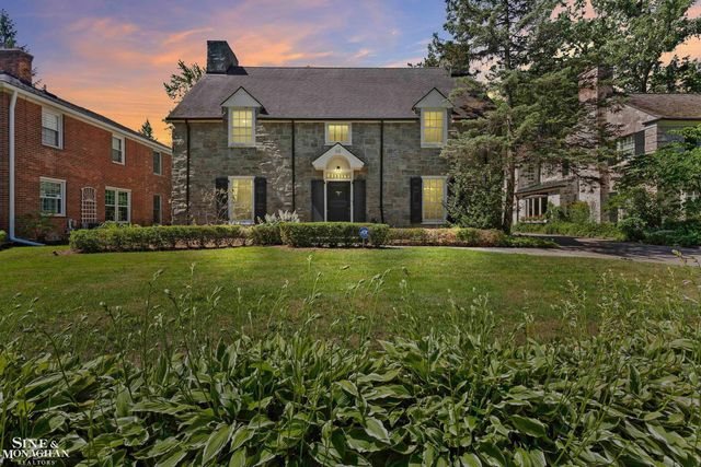 93 Merriweather Road, Grosse Pointe Farms, MI 48236