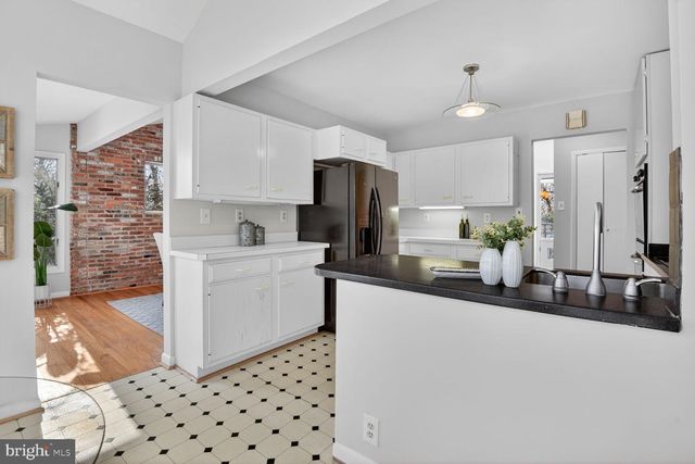 6418 BANNOCKBURN DR, Bethesda, MD 20817