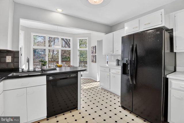 6418 BANNOCKBURN DR, Bethesda, MD 20817