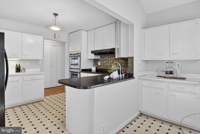 6418 BANNOCKBURN DR, Bethesda, MD 20817