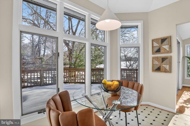 6418 BANNOCKBURN DR, Bethesda, MD 20817