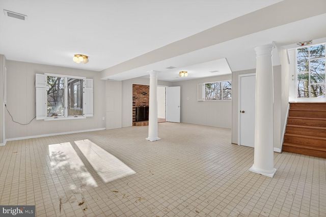 6418 BANNOCKBURN DR, Bethesda, MD 20817