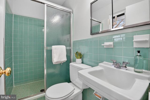 6418 BANNOCKBURN DR, Bethesda, MD 20817